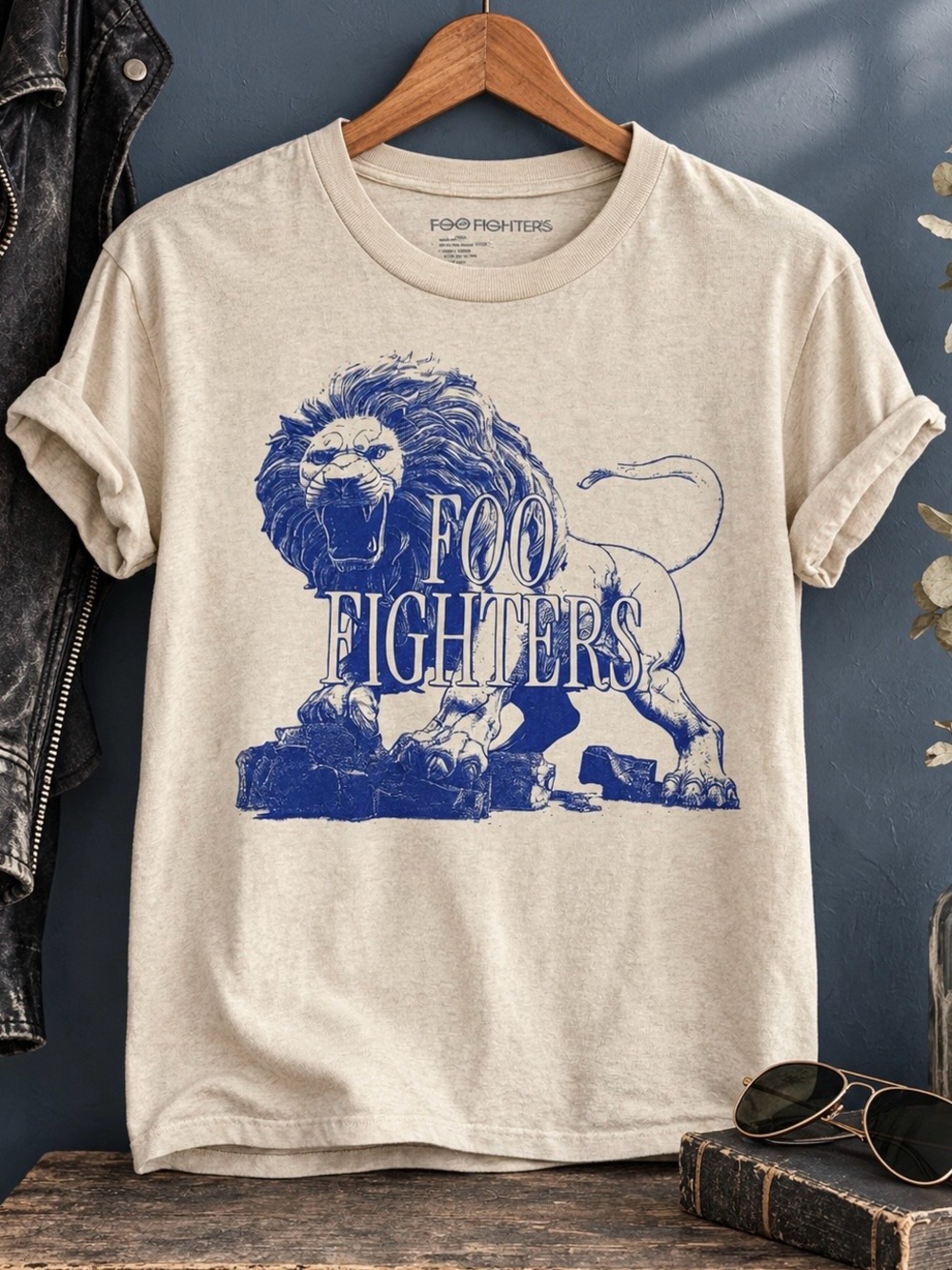 Foo Fighters 2023 Tour Lion Graphic Concert Band T-Shirt Cream Blue Small